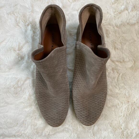 Lucky Brand Women's Baley Ankle Booties Size 7.5 Grey Taupe Perforated Shoes - Picture 3 of 12